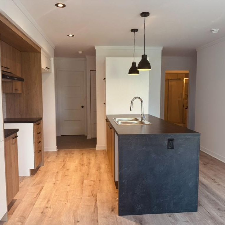 Logement 5 1/2 - Libre dès maintenant - 1er loyer gratuit - Photo 1