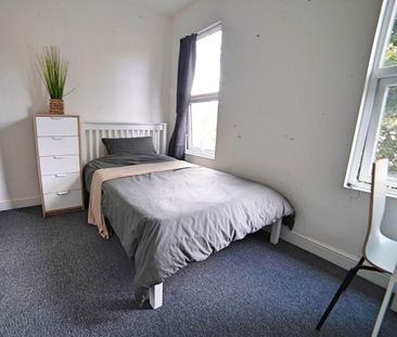 1 bedroom in a house share to rent - Photo 2