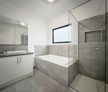 Comfort, Convenience and Added Practicality on the Cusp of East Gee... - Photo 4