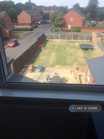 1 bedroom in a house share to rent - Photo 5