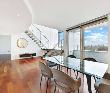 Three bedroom two level penthouse, spacious with spectacular views ... - Photo 6