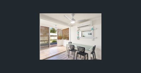 Partly Furnished 2 bedroom 200m from the beach! - Photo 4