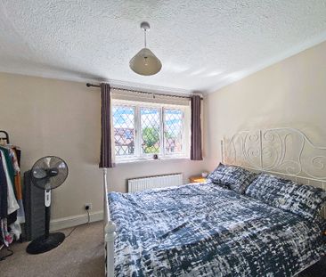 Wild Herons, Hook, RG27 - Photo 3