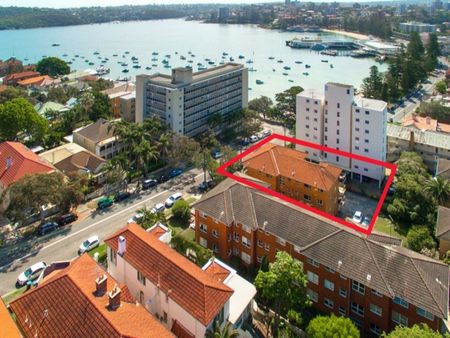 Bright Coastal Apartment in Prime Manly Location - Photo 3