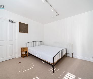 6 bedroom house to rent - Photo 2