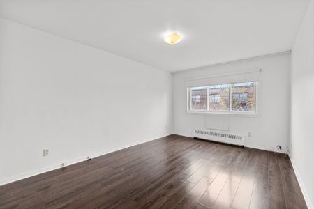 Condo for rent, Montréal (Saint-Laurent) - Photo 2