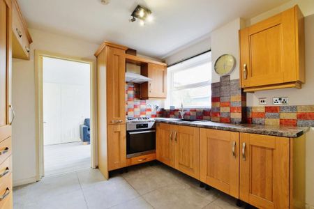 3 bedroom terraced house to rent - Photo 5