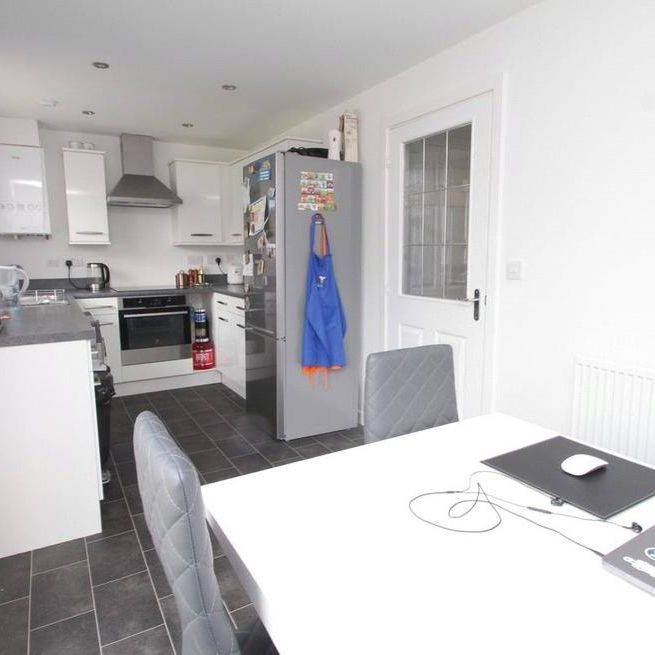 3 bedroom detached house to rent - Photo 1