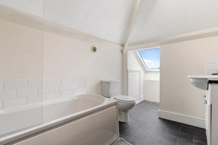 5 bedroom apartment to rent - Photo 4