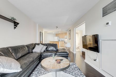 For Lease - 208 Queens Quay Unit# 1204, Toronto, Ontario - Photo 2