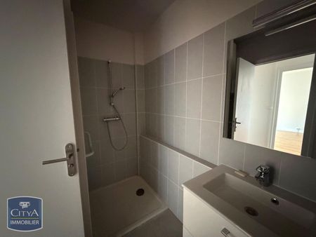 Location Appartement 4 pièces 73m² LA ROCHELLE 17000 - Photo 4