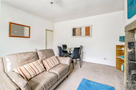 2 bedroom terraced house to rent - Photo 2