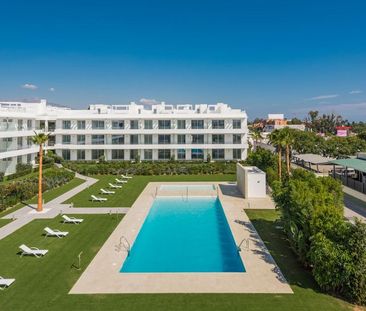 3 bedroom luxury penthouse for rent in Estepona, Spain - Photo 2