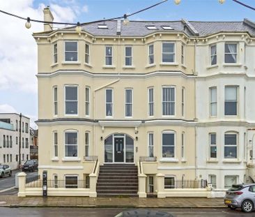 2 bedroom flat to rent - Photo 6