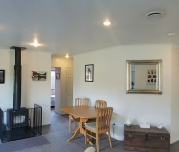 Tucked away in a sought-after neighbourhood - Photo 5