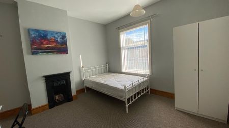 4 Bed Student Accommodation - Photo 4