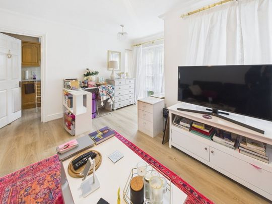 Upton Park, Slough, Berkshire,SL1 - Photo 1