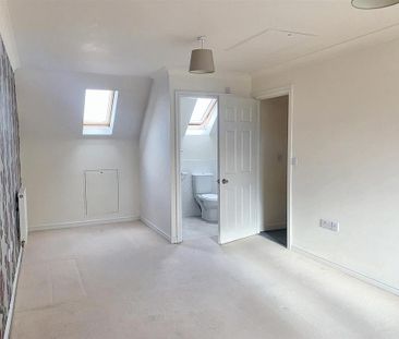 3 bedroom semi-detached house to rent - Photo 3