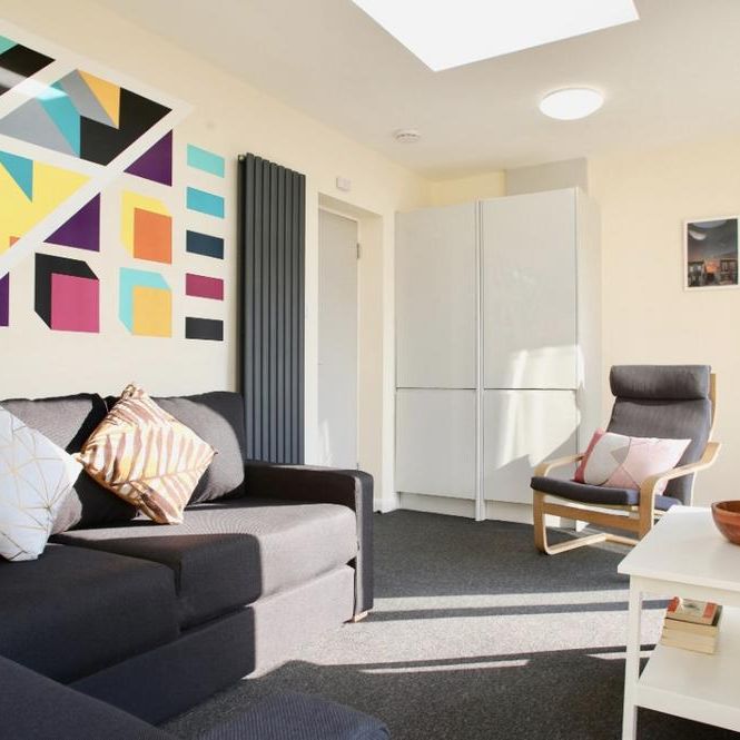 8 bedroom house to rent - Photo 1