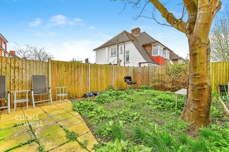 3 bedroom terraced house to rent - Photo 2