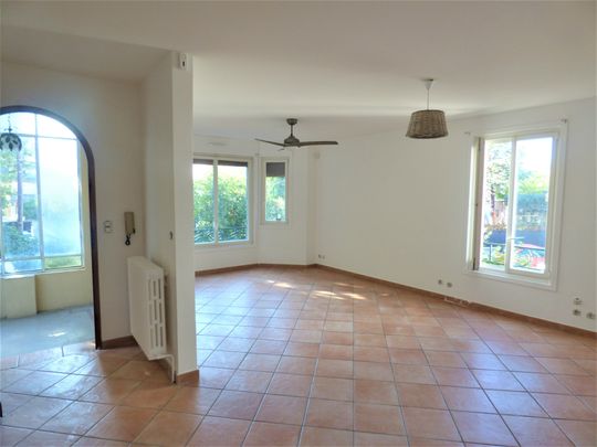 Location Maison 5 pièces 158m² MARSEILLE 13ème - Photo 1