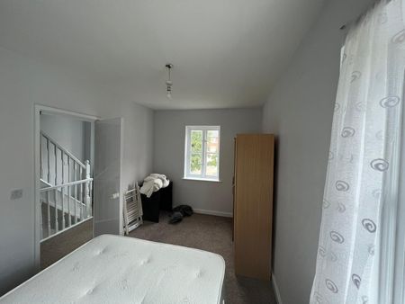 Room in a Shared Flat, Cross Way, NW10 - Photo 4