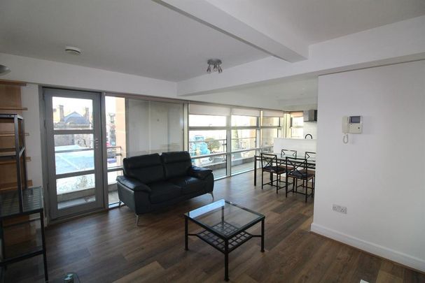 2 bedroom flat to rent - Photo 1