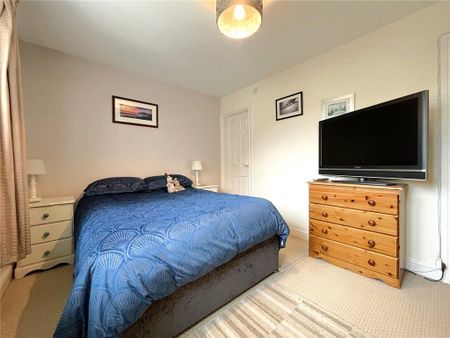 2 bedroom semi-detached house to rent - Photo 4