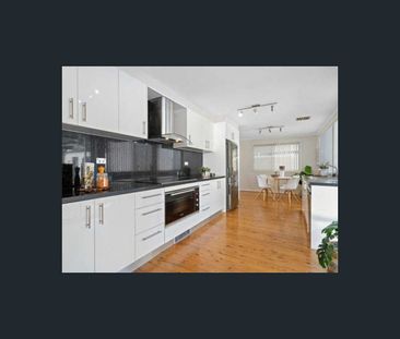 4 Sullivan Avenue, Lurnea, NSW 2170 - Photo 2