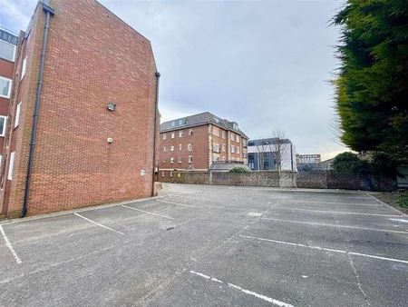 St. Leonards Road, Eastbourne, BN21 - Photo 5