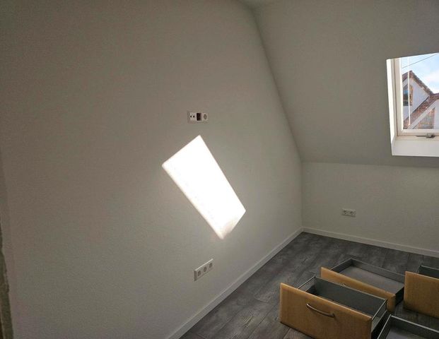 3 Zimmer Dachgeschosswohnung ca. 70 qm mit EBK in Balingen - Foto 1