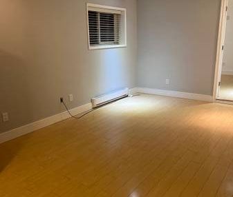 Spacious renovated 1BR/1BA suite for rent - Photo 1