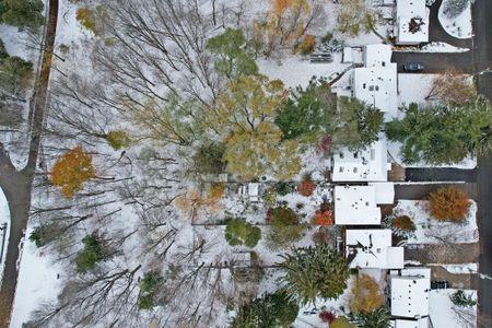 For Lease - 327a Beechgrove Drive, Toronto, Ontario - Photo 2