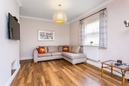 5 bedroom detached house to rent - Photo 4