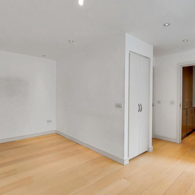 Studio to rent - Photo 1