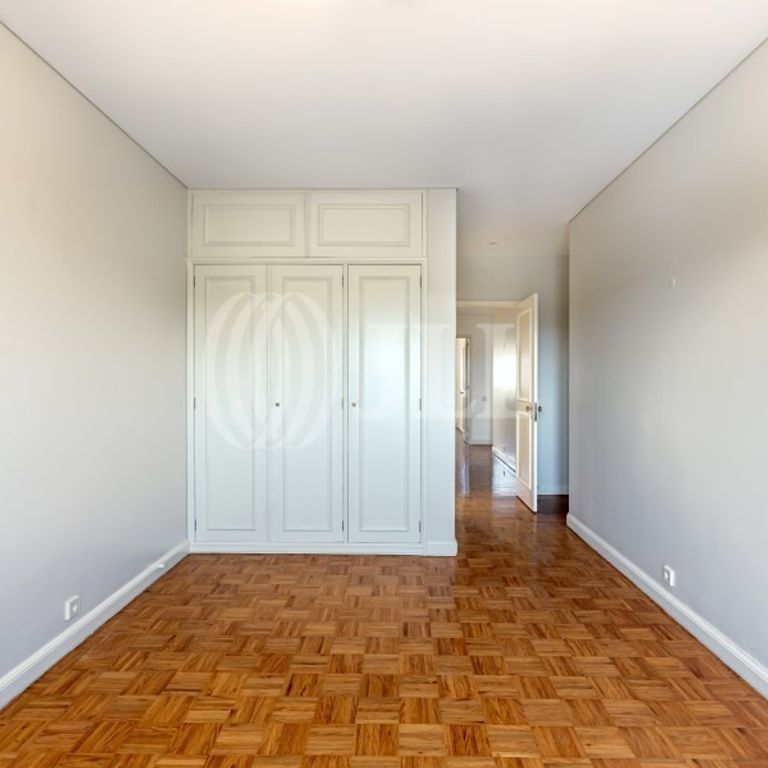 4 room luxury Apartment for rent in Campo Grande, Lisbon - Photo 1