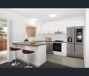 2/92 Hunter Street, Hornsby, NSW 2077 - Photo 2