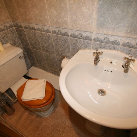 Flat 2, 329 KIRKSTALL ROAD Leeds - LS4 2HD - Photo 4