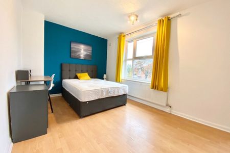 Beverley Road - Photo 2