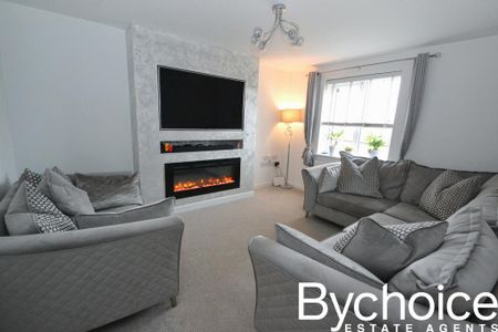 4 bedroom detached house to rent - Photo 3