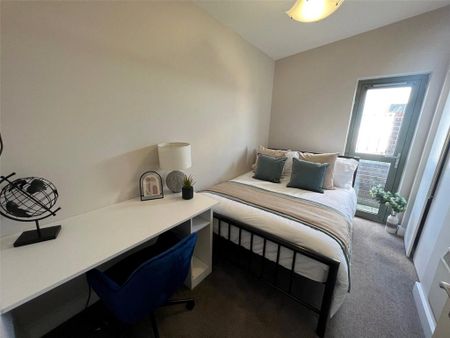 3 bedroom flat to rent - Photo 3