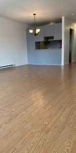 Grand 4 1/2 style condo à louer à Ste-Thérèse - Photo 3