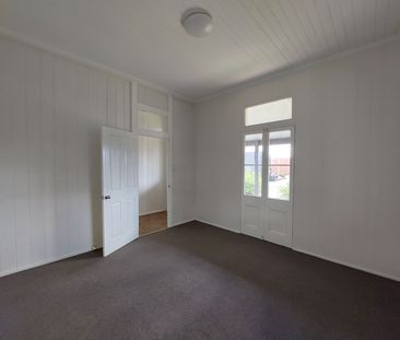 Renovated Heritage Style Home - Photo 4