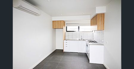 CONTEMPORARY DESIGN / LOW MAINTENANCE - Photo 2