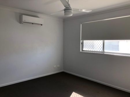 TERRIFIC TOWNHOUSE! APPLY NOW! - Photo 4