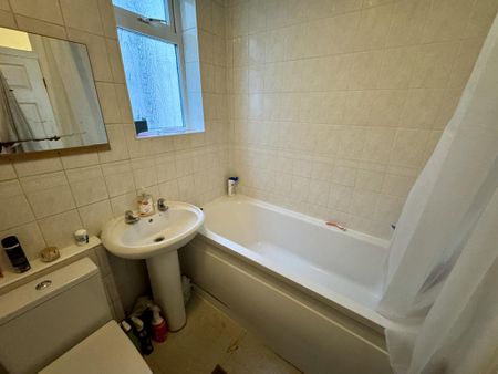 2 bedroom maisonette to rent - Photo 5