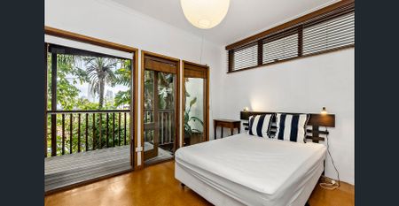 Furnished Home With Beautiful Harbour And City Views - Photo 2