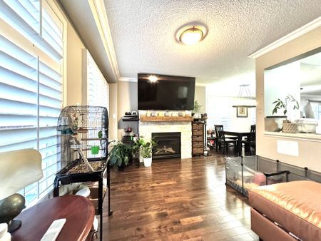 For Lease - 2334 Newcastle Crescent, Oakville, Ontario - Photo 4