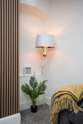 John Street - Photo 1