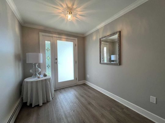 575 East Queens Road apartment — North Vancouver, BC (1-Bedroom) - 1 Bedroom - Photo 1
